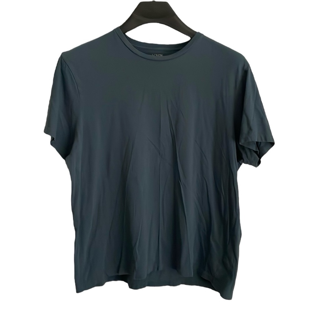 J. Crew washed 100% cotton men’s Size 2XL t-shirt. Color is a dark teal blue.